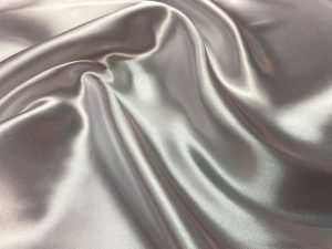 Satin polyester blanc
