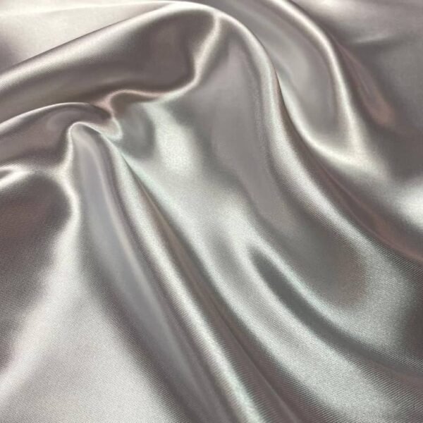 Satin polyester blanc