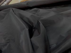 taffetas noir cassant