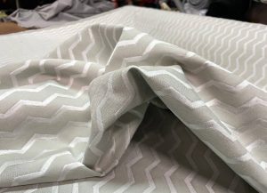 Jacquard chevron gris clair 1.45 l