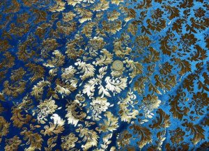 Velours bleu motifs doré
