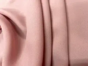 crêpe polyester vieux rose en 1.50L