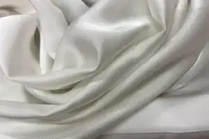 COUPON 2.2m crêpe satin de viscose blanc en 1.40L