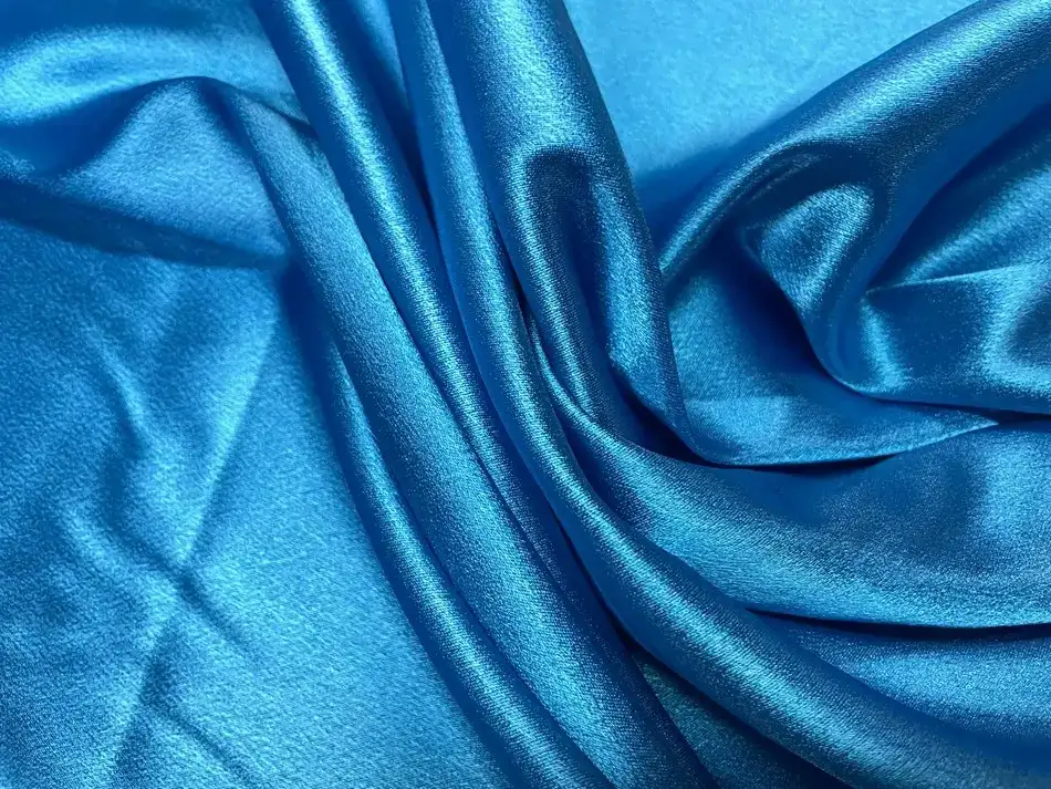 Crêpe satin bleu azur stretch pour décoration intérieure et tissu satin au mètre