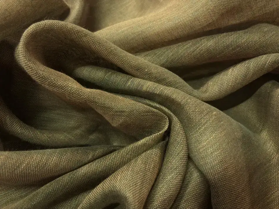 Rideau en lin grande largeur : tissu avec tenue adapté aux finitions rideaux structurées