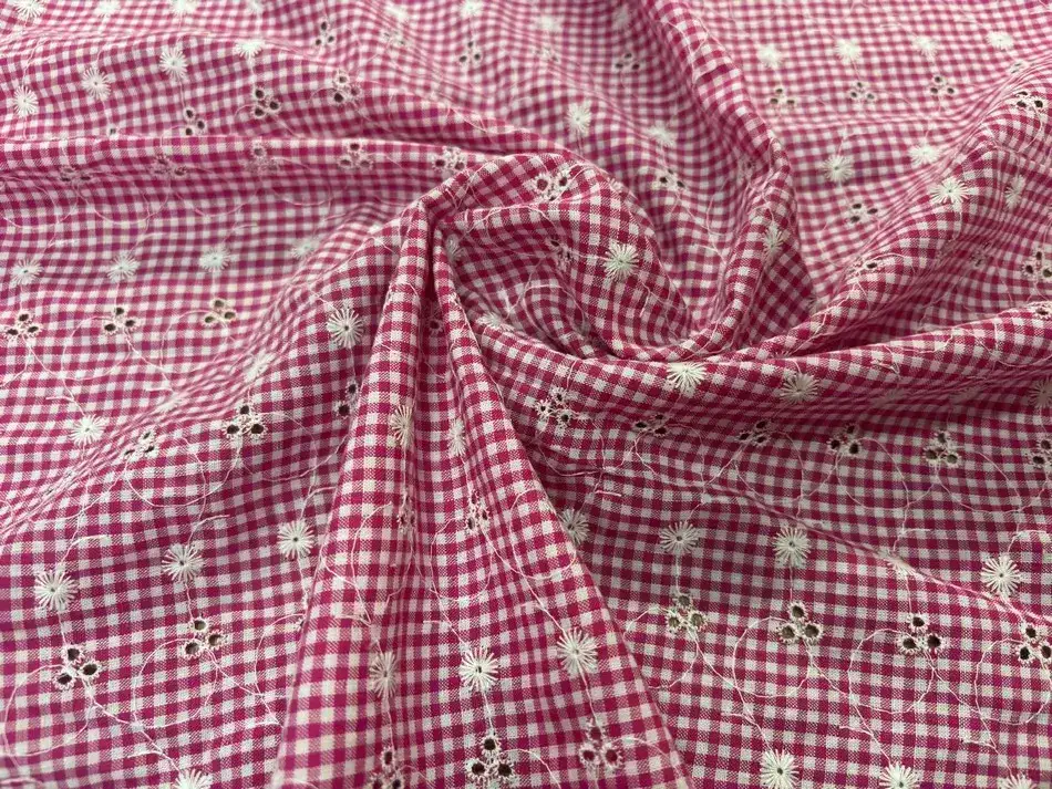 Tissu vichy rose brodé haut de gamme pour robe, blouse et couture bébé