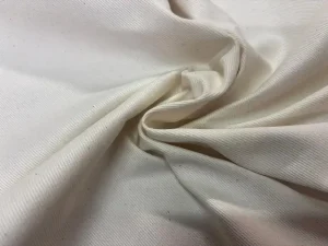 Gabardine de coton blanc cassé en 1.55L