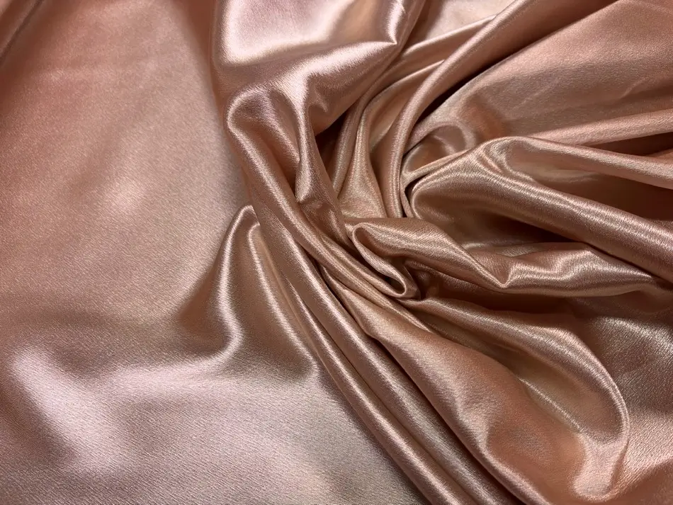 Comment raccourcir une robe longue sans abîmer le tissu : méthode facile et finitions selon la matière 11 Tissu satin chair stretch pour robe longue habillée