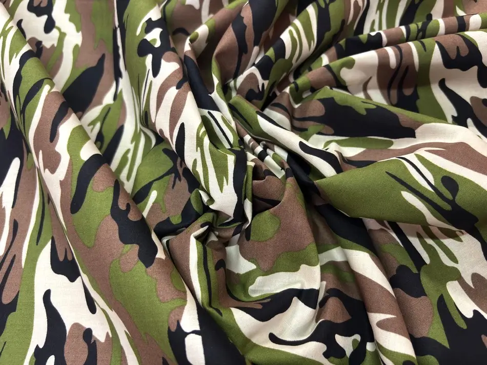 Combien de tissu faut-il pour coudre une robe, une jupe ou un pantalon ? 10 Popeline coton camouflage couture vêtements