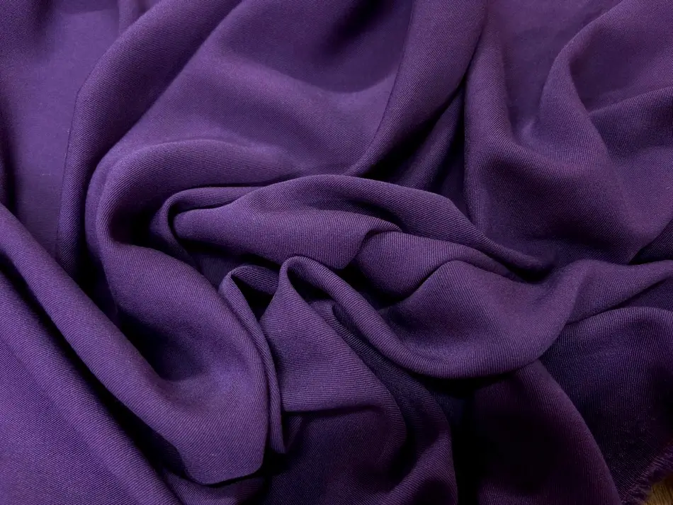 Gabardine de viscose violet en 1.50L 5 Gabardine de viscose violet en 1.50L